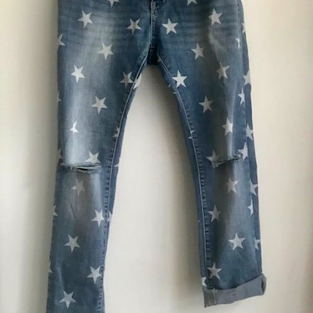 Star Print Distressed Jeans